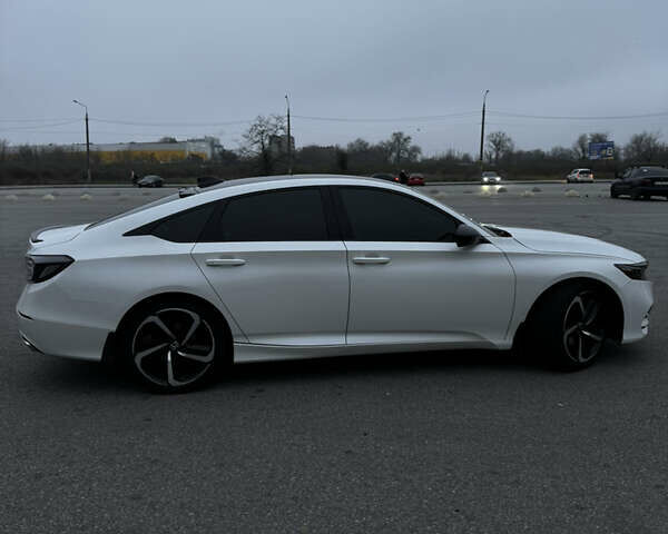 Белый Хонда Аккорд, объемом двигателя 1.5 л и пробегом 190 тыс. км за 19700 $, фото 7 на Automoto.ua