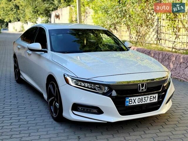 Белый Хонда Аккорд, объемом двигателя 1.5 л и пробегом 90 тыс. км за 16900 $, фото 8 на Automoto.ua