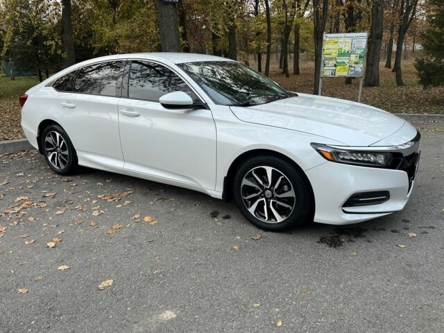 Белый Хонда Аккорд, объемом двигателя 1.5 л и пробегом 73 тыс. км за 16200 $, фото 13 на Automoto.ua