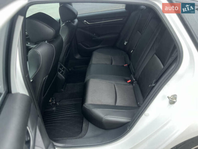 Білий Хонда Аккорд, об'ємом двигуна 2 л та пробігом 114 тис. км за 21700 $, фото 12 на Automoto.ua
