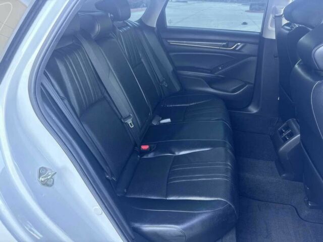 Белый Хонда Аккорд, объемом двигателя 2 л и пробегом 32 тыс. км за 15000 $, фото 10 на Automoto.ua