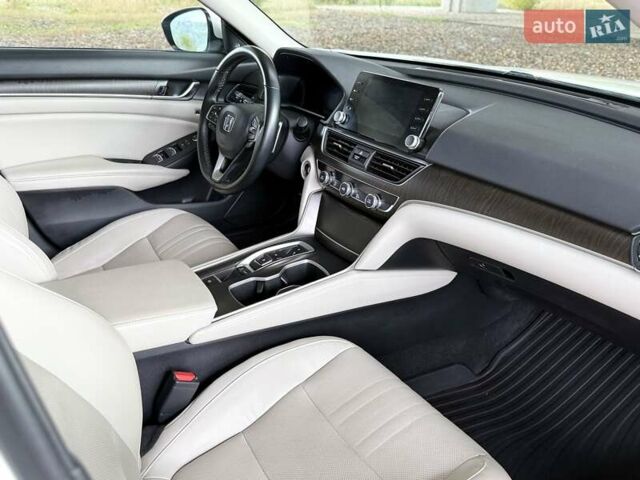 Белый Хонда Аккорд, объемом двигателя 2 л и пробегом 87 тыс. км за 18000 $, фото 6 на Automoto.ua