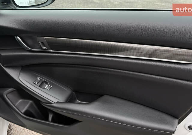 Білий Хонда Аккорд, об'ємом двигуна 1.5 л та пробігом 70 тис. км за 17700 $, фото 11 на Automoto.ua