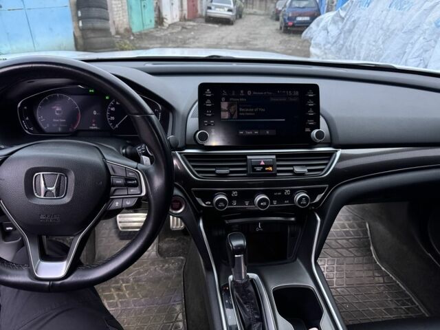 Белый Хонда Аккорд, объемом двигателя 1.5 л и пробегом 190 тыс. км за 19700 $, фото 5 на Automoto.ua