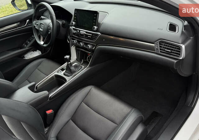 Білий Хонда Аккорд, об'ємом двигуна 1.5 л та пробігом 70 тис. км за 17700 $, фото 13 на Automoto.ua