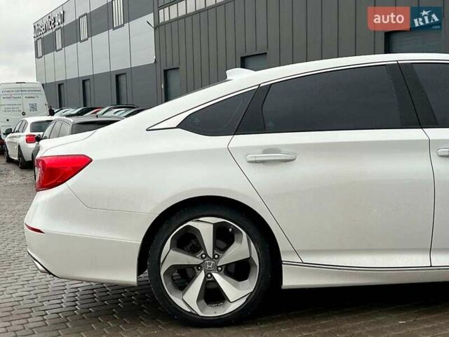 Белый Хонда Аккорд, объемом двигателя 1.5 л и пробегом 129 тыс. км за 20590 $, фото 8 на Automoto.ua