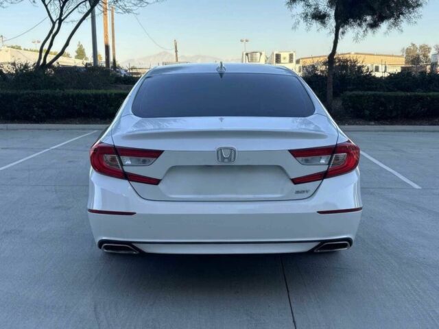 Белый Хонда Аккорд, объемом двигателя 2 л и пробегом 32 тыс. км за 15000 $, фото 4 на Automoto.ua