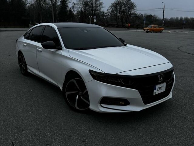 Белый Хонда Аккорд, объемом двигателя 1.5 л и пробегом 190 тыс. км за 19700 $, фото 7 на Automoto.ua