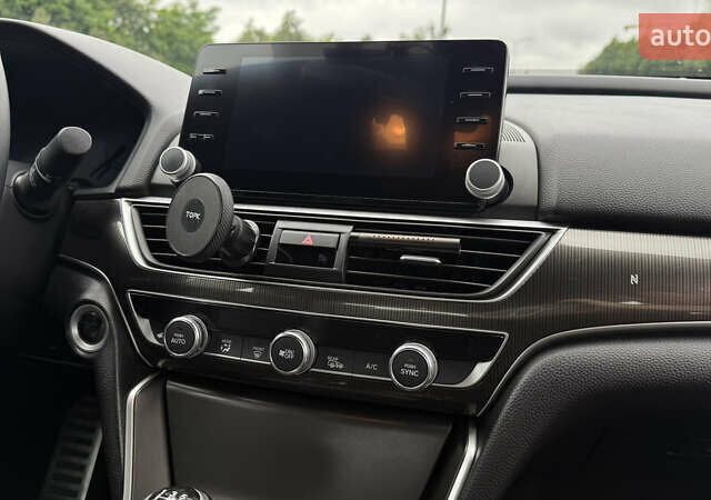 Білий Хонда Аккорд, об'ємом двигуна 1.5 л та пробігом 70 тис. км за 17700 $, фото 15 на Automoto.ua