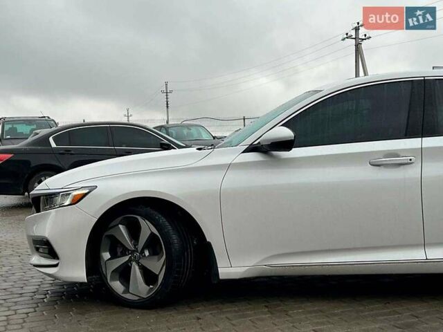 Белый Хонда Аккорд, объемом двигателя 1.5 л и пробегом 129 тыс. км за 18940 $, фото 1 на Automoto.ua