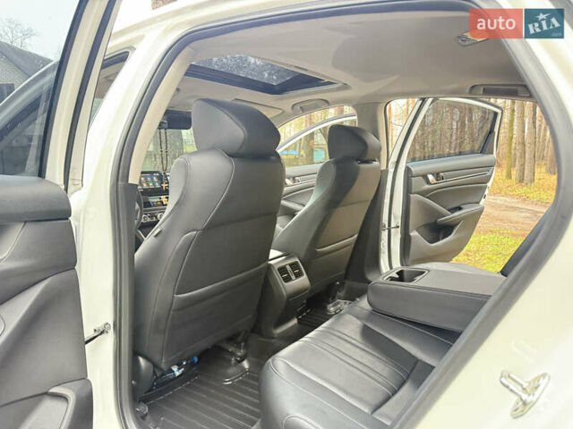 Белый Хонда Аккорд, объемом двигателя 2 л и пробегом 48 тыс. км за 19500 $, фото 40 на Automoto.ua