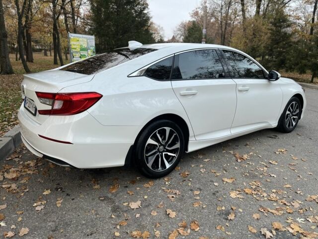 Белый Хонда Аккорд, объемом двигателя 1.5 л и пробегом 73 тыс. км за 16200 $, фото 11 на Automoto.ua