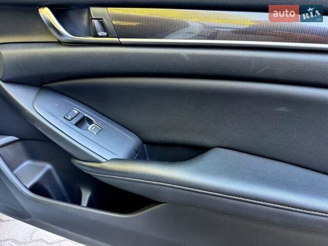 Белый Хонда Аккорд, объемом двигателя 1.5 л и пробегом 90 тыс. км за 16900 $, фото 25 на Automoto.ua