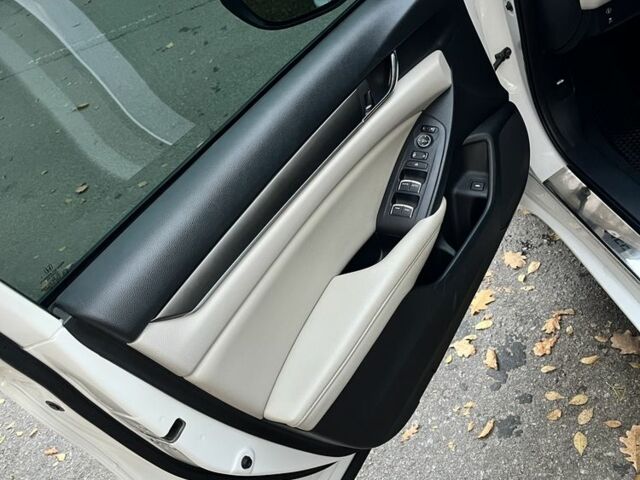 Белый Хонда Аккорд, объемом двигателя 1.5 л и пробегом 73 тыс. км за 16200 $, фото 19 на Automoto.ua