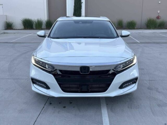 Белый Хонда Аккорд, объемом двигателя 2 л и пробегом 32 тыс. км за 15000 $, фото 1 на Automoto.ua