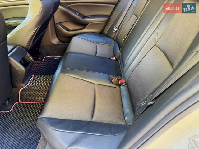 Белый Хонда Аккорд, объемом двигателя 1.5 л и пробегом 90 тыс. км за 16900 $, фото 15 на Automoto.ua