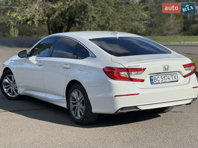 Белый Хонда Аккорд, объемом двигателя 1.5 л и пробегом 79 тыс. км за 15900 $, фото 15 на Automoto.ua