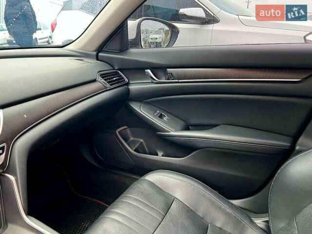 Белый Хонда Аккорд, объемом двигателя 1.5 л и пробегом 129 тыс. км за 18940 $, фото 33 на Automoto.ua