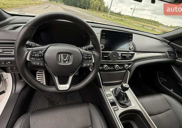 Білий Хонда Аккорд, об'ємом двигуна 1.5 л та пробігом 70 тис. км за 17700 $, фото 29 на Automoto.ua