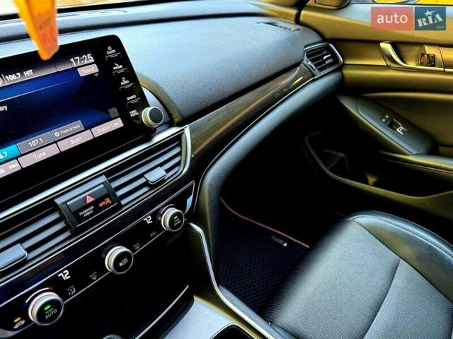 Белый Хонда Аккорд, объемом двигателя 1.5 л и пробегом 90 тыс. км за 16900 $, фото 45 на Automoto.ua