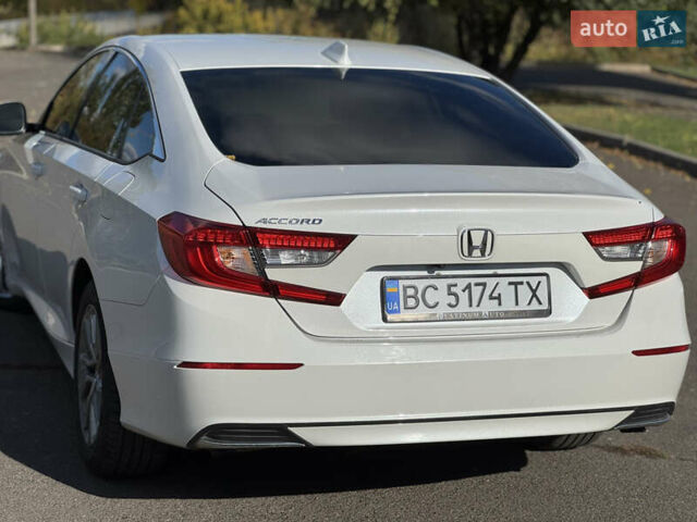 Белый Хонда Аккорд, объемом двигателя 1.5 л и пробегом 79 тыс. км за 15900 $, фото 14 на Automoto.ua