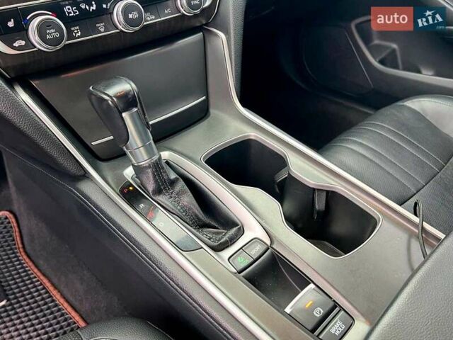 Белый Хонда Аккорд, объемом двигателя 1.5 л и пробегом 129 тыс. км за 20590 $, фото 31 на Automoto.ua