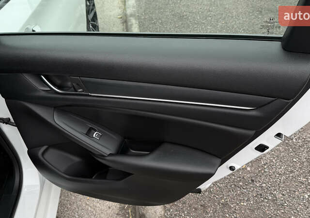 Білий Хонда Аккорд, об'ємом двигуна 1.5 л та пробігом 70 тис. км за 17700 $, фото 17 на Automoto.ua