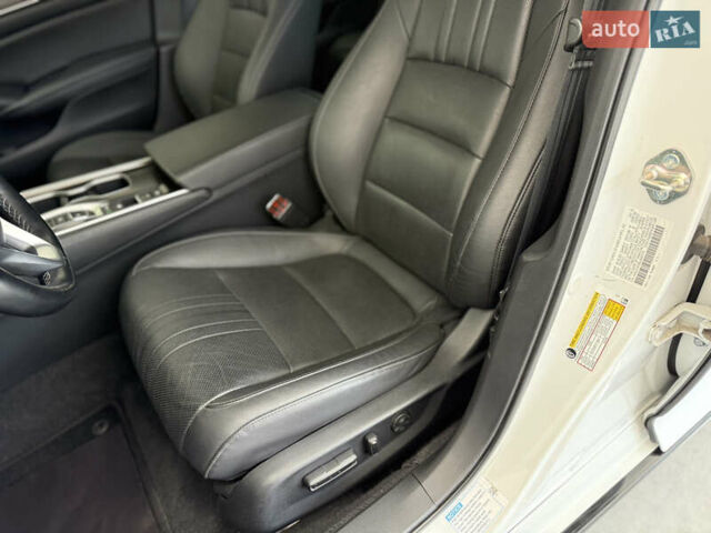 Белый Хонда Аккорд, объемом двигателя 1.99 л и пробегом 102 тыс. км за 23600 $, фото 24 на Automoto.ua