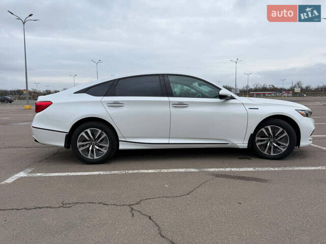Білий Хонда Аккорд, об'ємом двигуна 2 л та пробігом 83 тис. км за 22000 $, фото 4 на Automoto.ua