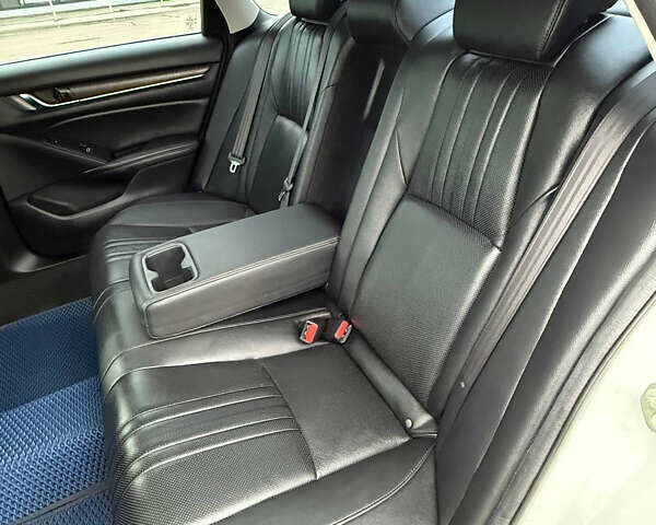 Білий Хонда Аккорд, об'ємом двигуна 2 л та пробігом 83 тис. км за 22000 $, фото 11 на Automoto.ua