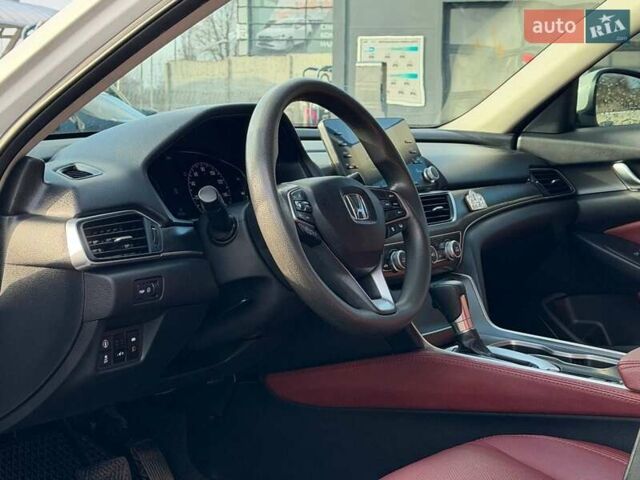 Белый Хонда Аккорд, объемом двигателя 1.5 л и пробегом 95 тыс. км за 15200 $, фото 9 на Automoto.ua