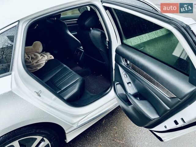 Белый Хонда Аккорд, объемом двигателя 1.99 л и пробегом 121 тыс. км за 24500 $, фото 24 на Automoto.ua