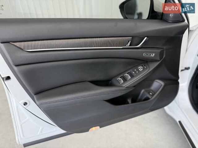 Белый Хонда Аккорд, объемом двигателя 1.99 л и пробегом 102 тыс. км за 23600 $, фото 22 на Automoto.ua