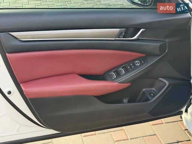 Белый Хонда Аккорд, объемом двигателя 1.5 л и пробегом 95 тыс. км за 15200 $, фото 13 на Automoto.ua