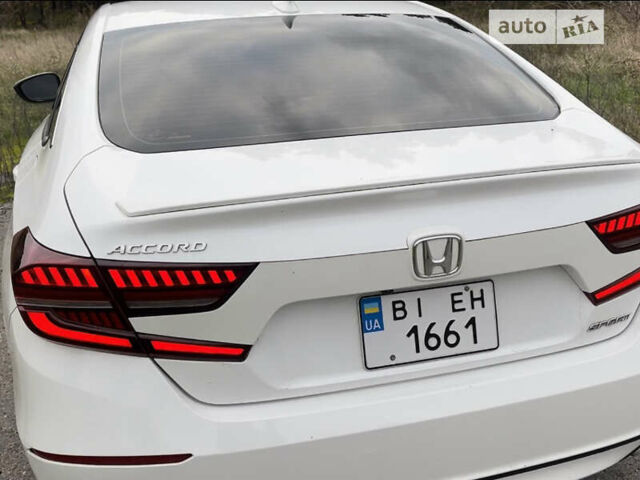 Білий Хонда Аккорд, об'ємом двигуна 1.5 л та пробігом 24 тис. км за 24000 $, фото 1 на Automoto.ua