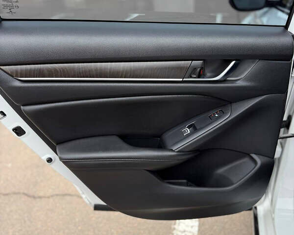 Білий Хонда Аккорд, об'ємом двигуна 2 л та пробігом 83 тис. км за 22000 $, фото 9 на Automoto.ua