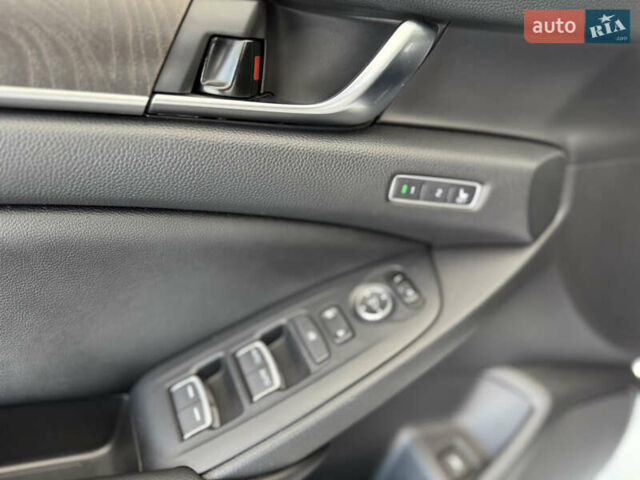 Белый Хонда Аккорд, объемом двигателя 1.99 л и пробегом 102 тыс. км за 23600 $, фото 23 на Automoto.ua