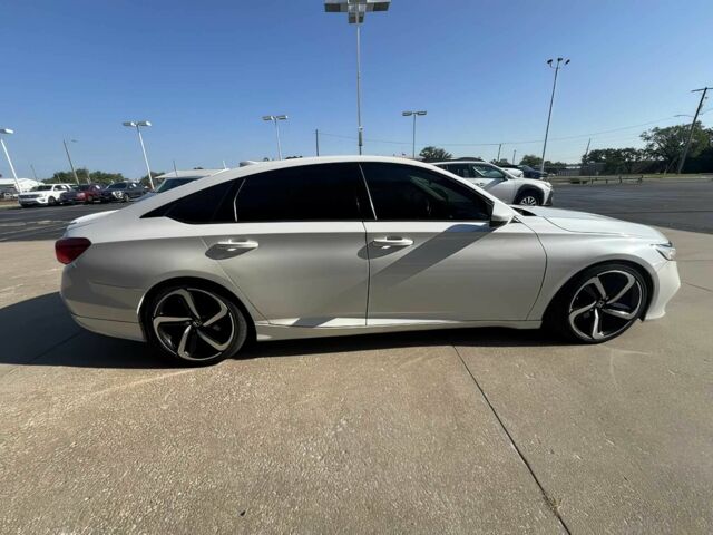 Белый Хонда Аккорд, объемом двигателя 2 л и пробегом 37 тыс. км за 6000 $, фото 6 на Automoto.ua