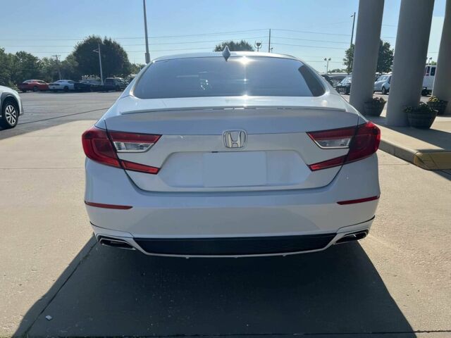 Белый Хонда Аккорд, объемом двигателя 2 л и пробегом 37 тыс. км за 6000 $, фото 4 на Automoto.ua