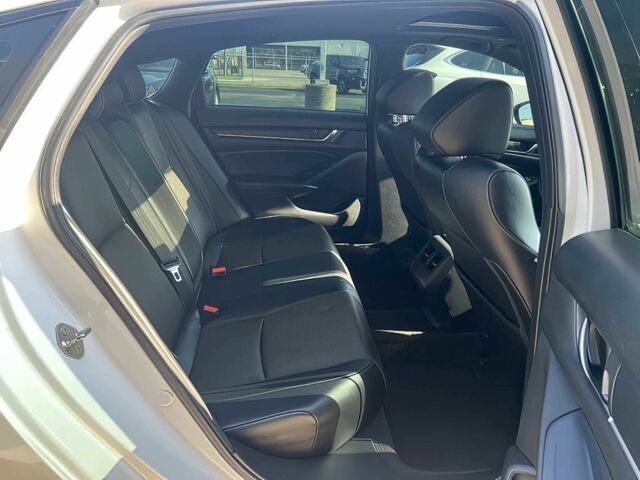 Белый Хонда Аккорд, объемом двигателя 2 л и пробегом 37 тыс. км за 6000 $, фото 9 на Automoto.ua