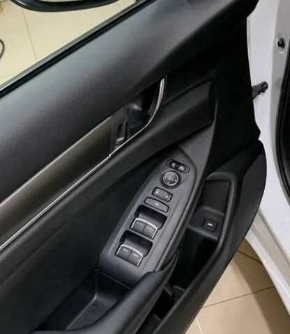 Білий Хонда Аккорд, об'ємом двигуна 2 л та пробігом 33 тис. км за 17300 $, фото 8 на Automoto.ua