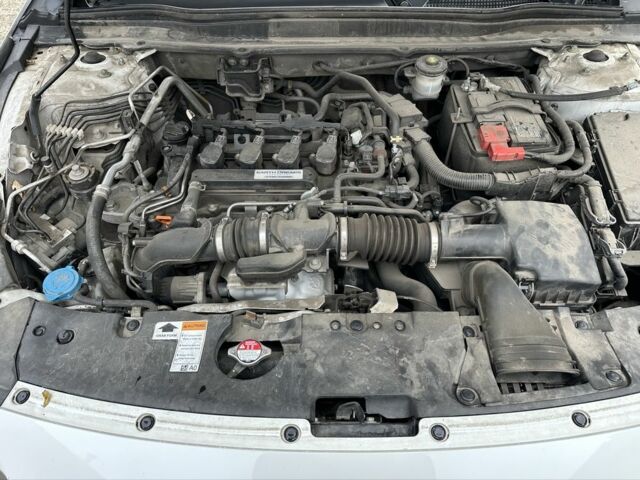 Белый Хонда Аккорд, объемом двигателя 1.5 л и пробегом 87 тыс. км за 17399 $, фото 6 на Automoto.ua