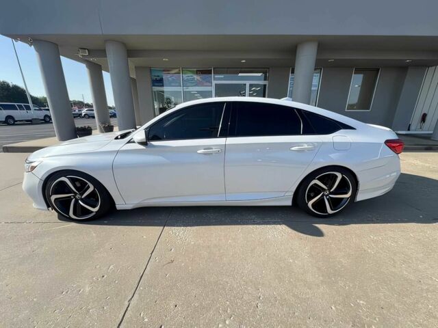 Белый Хонда Аккорд, объемом двигателя 2 л и пробегом 37 тыс. км за 6000 $, фото 2 на Automoto.ua