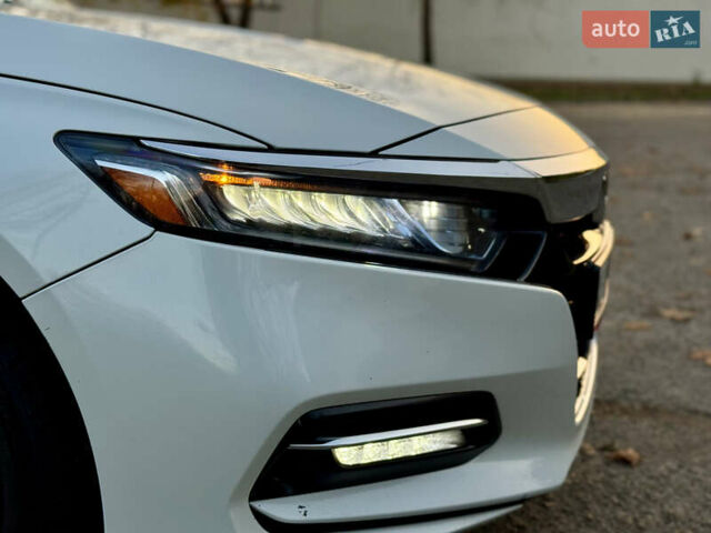 Белый Хонда Аккорд, объемом двигателя 2 л и пробегом 96 тыс. км за 20999 $, фото 4 на Automoto.ua