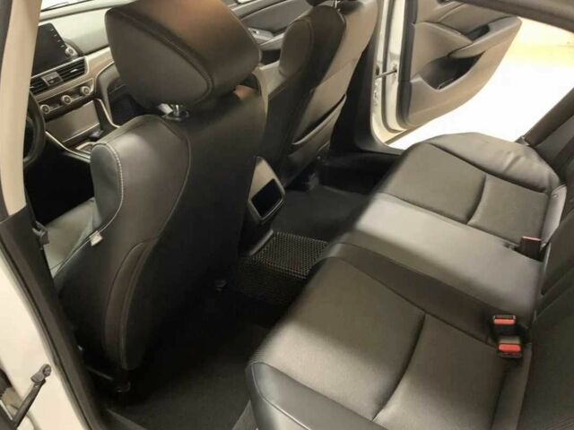 Білий Хонда Аккорд, об'ємом двигуна 2 л та пробігом 33 тис. км за 17300 $, фото 10 на Automoto.ua