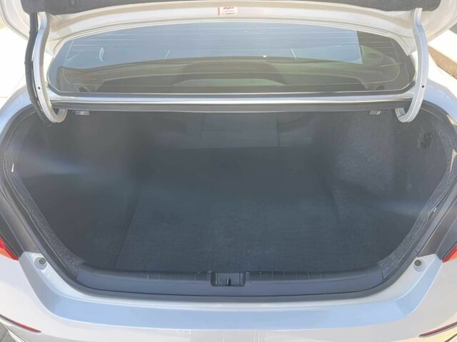 Белый Хонда Аккорд, объемом двигателя 2 л и пробегом 37 тыс. км за 6000 $, фото 11 на Automoto.ua