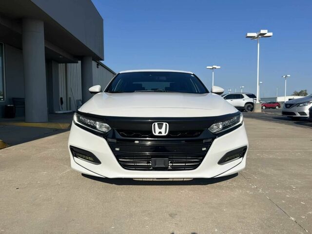 Белый Хонда Аккорд, объемом двигателя 2 л и пробегом 37 тыс. км за 6000 $, фото 1 на Automoto.ua