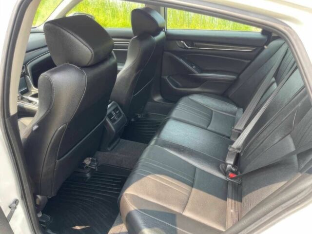 Белый Хонда Аккорд, объемом двигателя 1.5 л и пробегом 40 тыс. км за 15800 $, фото 11 на Automoto.ua