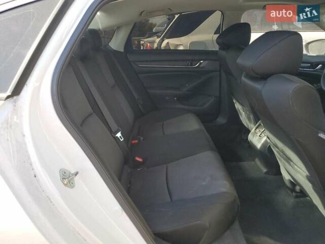 Белый Хонда Аккорд, объемом двигателя 1.5 л и пробегом 19 тыс. км за 3000 $, фото 9 на Automoto.ua