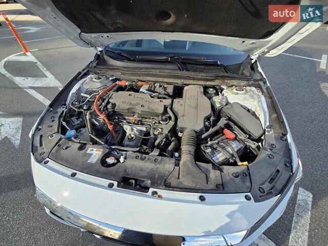 Белый Хонда Аккорд, объемом двигателя 2 л и пробегом 48 тыс. км за 26600 $, фото 24 на Automoto.ua